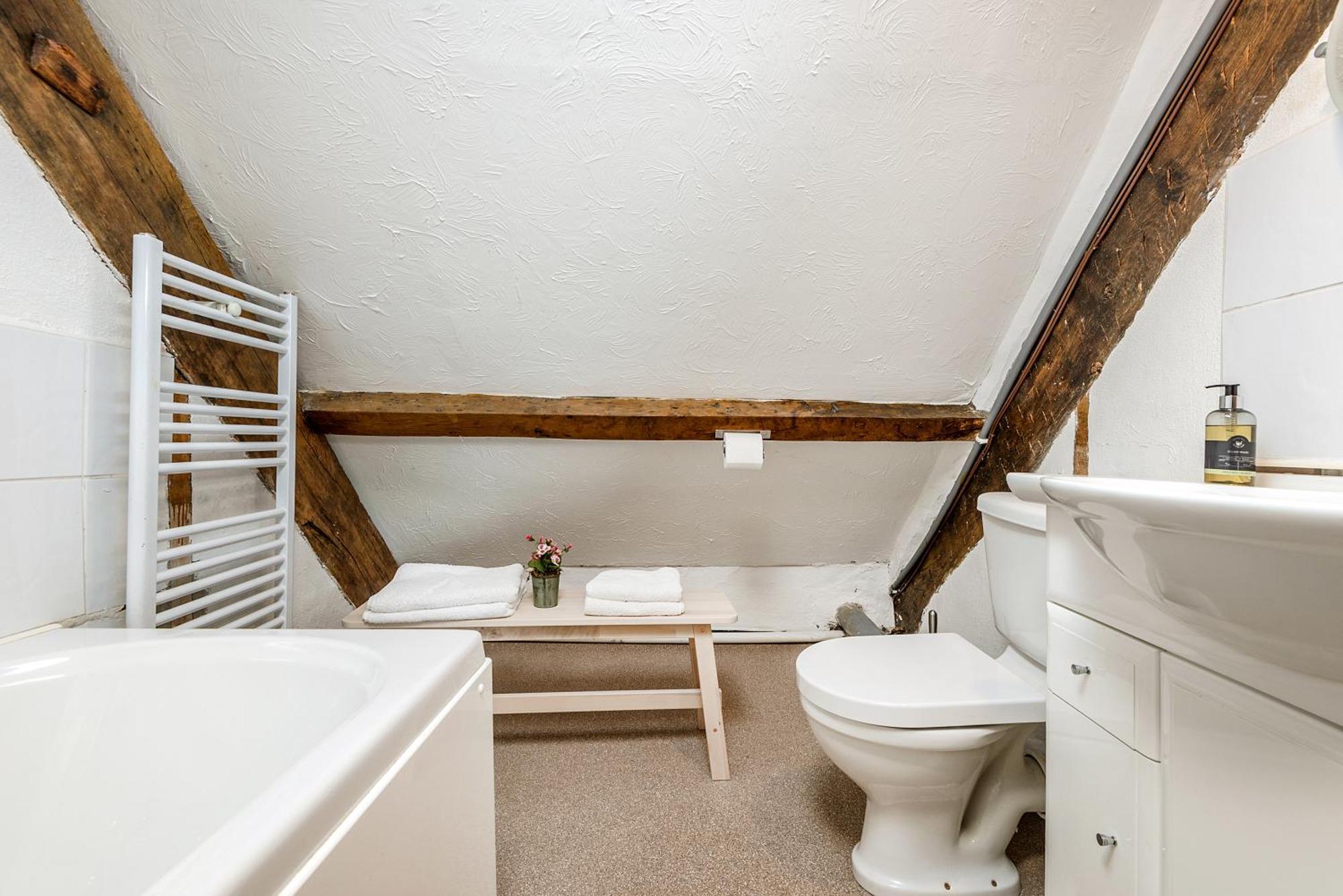 Kidwelly Farmhouse B&B Bagian luar foto