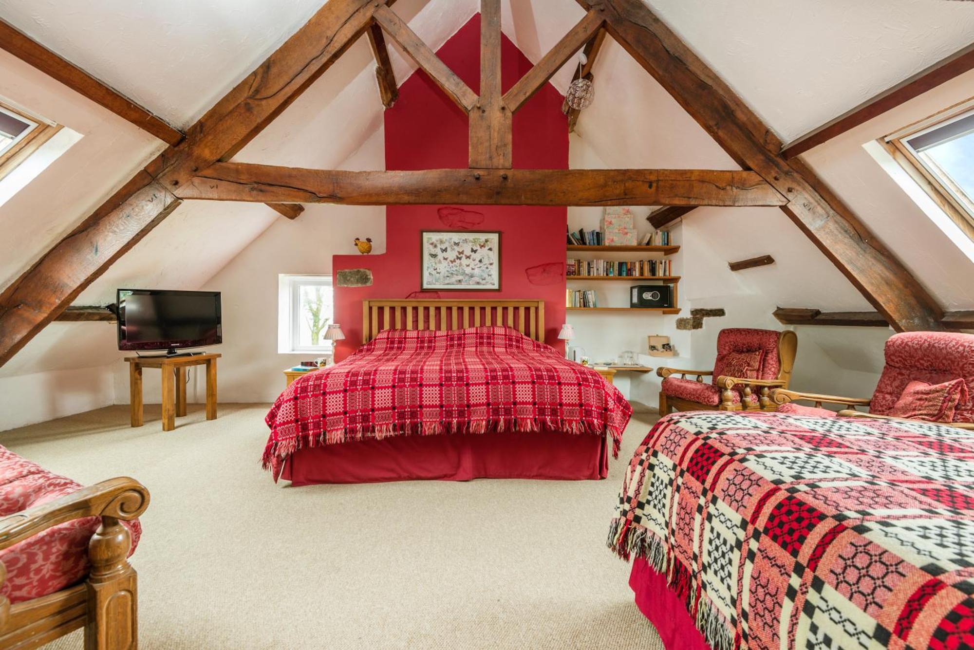 Kidwelly Farmhouse B&B Bagian luar foto
