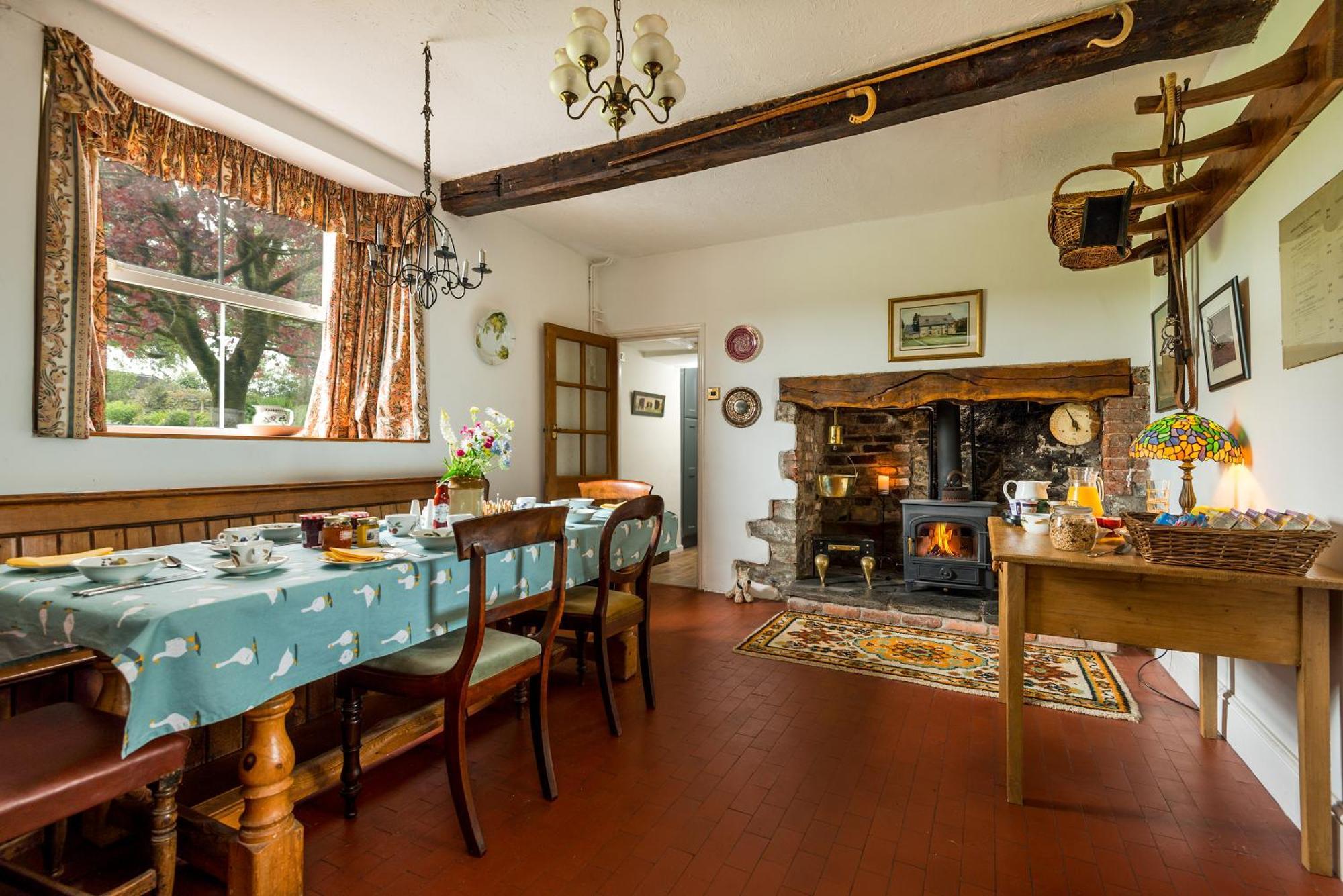 Kidwelly Farmhouse B&B Bagian luar foto